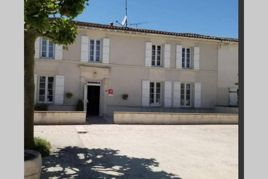 Residence Val & Rom Jarnac-Champagne Exterior photo